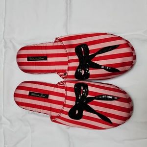 Victoria's Secret Slippers Sz L 9-10